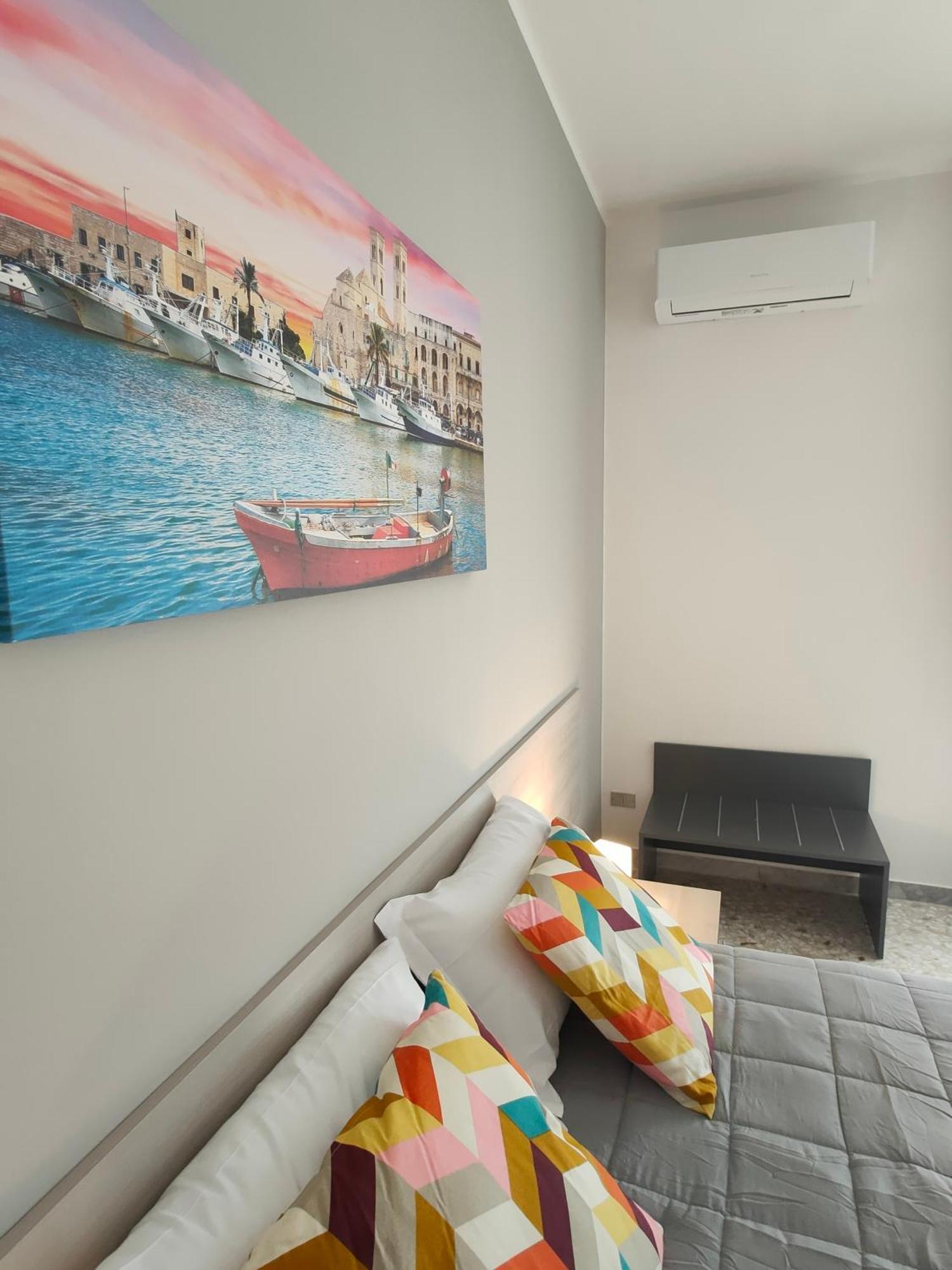 Ri.Mi. Rooms บารี ภายนอก รูปภาพ